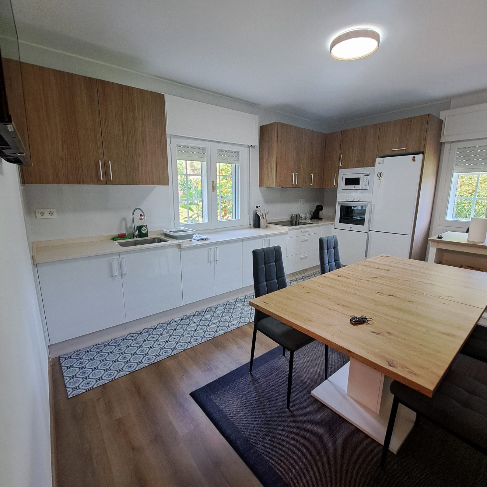 Reforma integral de cocina en vivienda unifamiliar – Cortegada (Ourense)